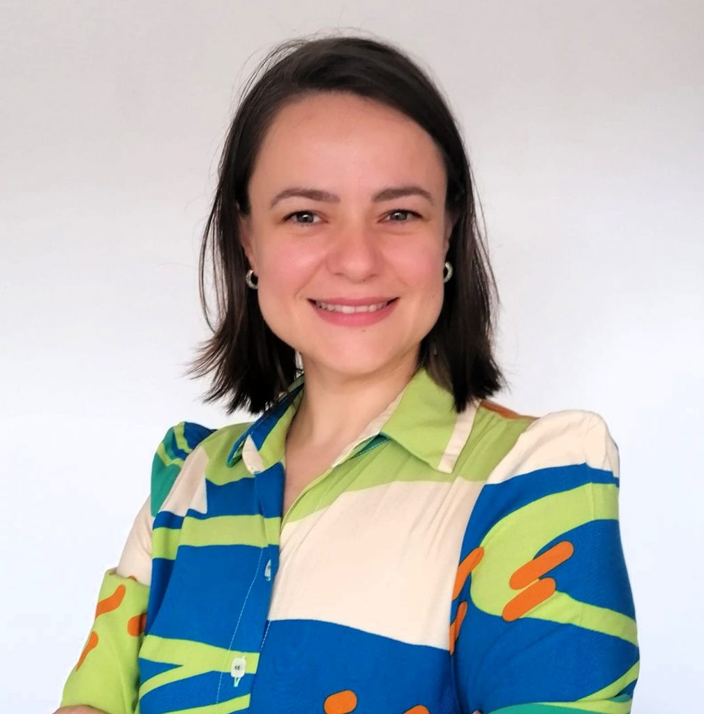 Assistente Cristina Naiane